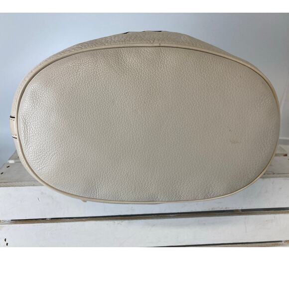 MICHAEL KORS IVORY AND LATTICE PEBBLED LEATHER CROSSBODY BAG - Picture 9 of 16